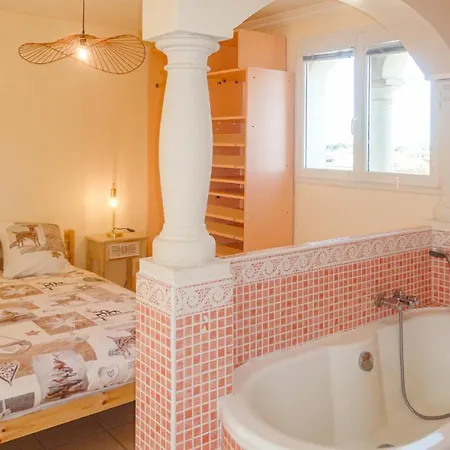 Gorgeous In With Kitchen * Marseillan (Herault)