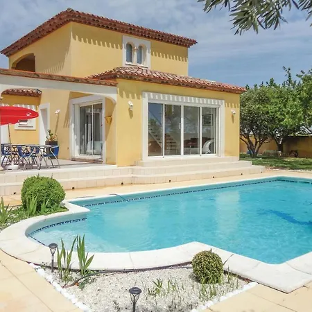 Holiday home Gorgeous In With Kitchen *