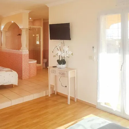 Gorgeous In With Kitchen Holiday home