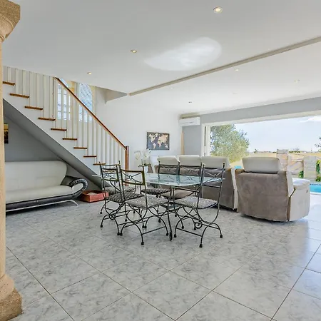 Gorgeous In With Kitchen Marseillan (Herault)
