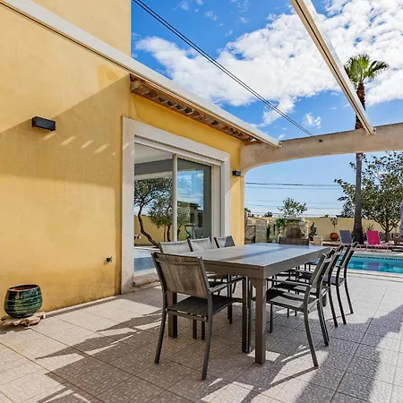 Holiday home Gorgeous In With Kitchen *